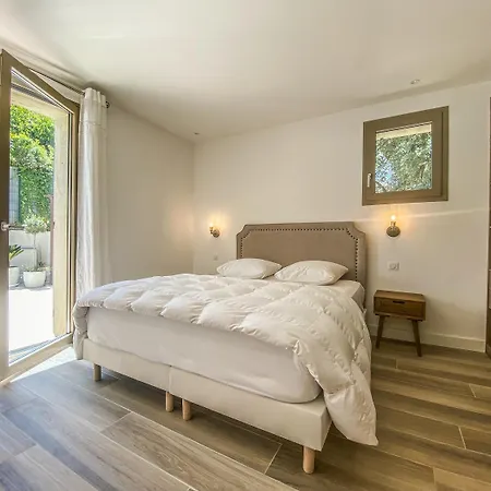 Villa New Sea View - 10 People With Pool *